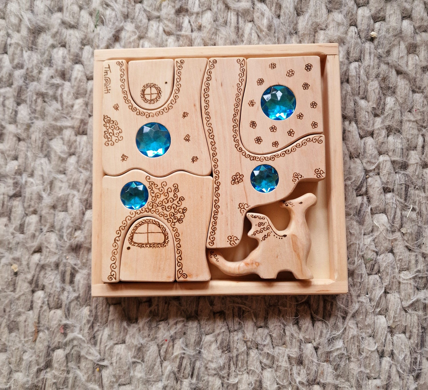Holzspielsachen mit Kristallen